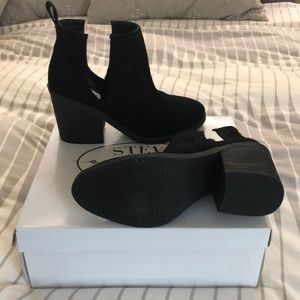 Steve Madden SHARINI Bootie size 9